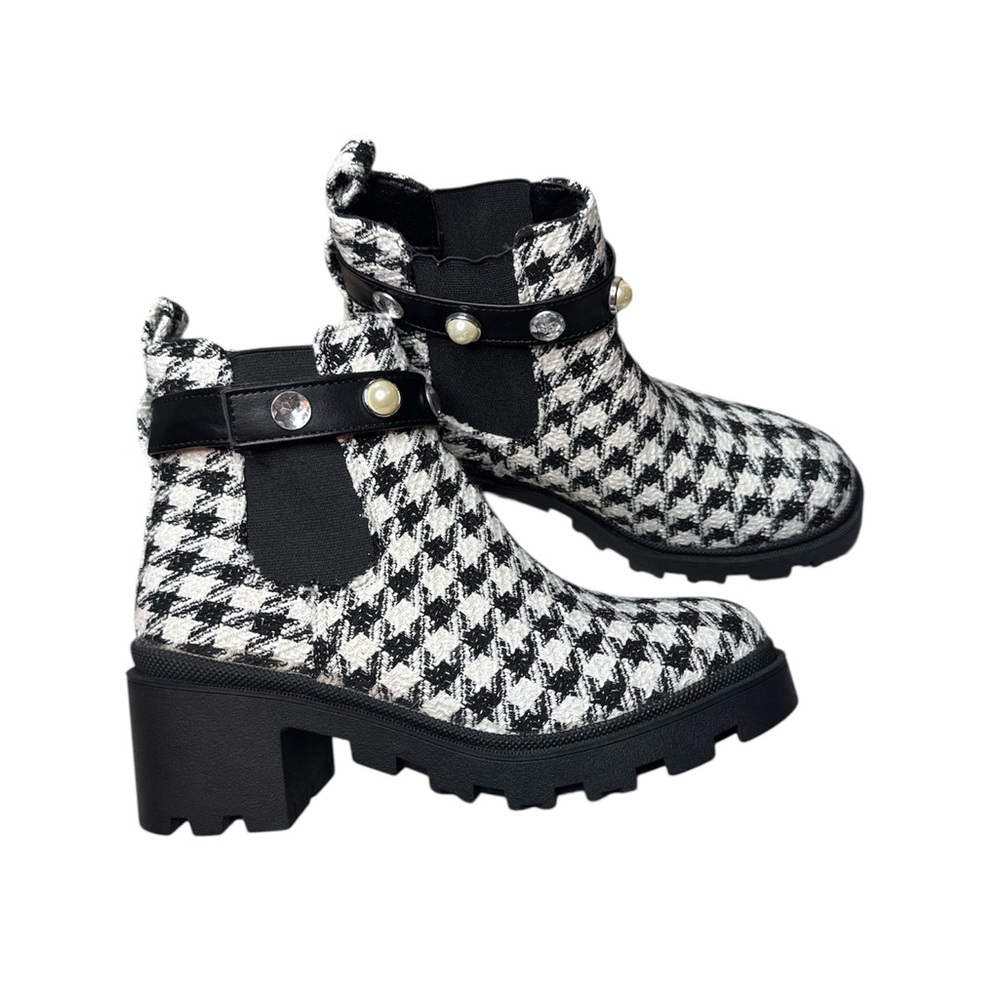 Stylish Sugar Black and White Women's Houmdstooth Boots - Picture 2 of 3